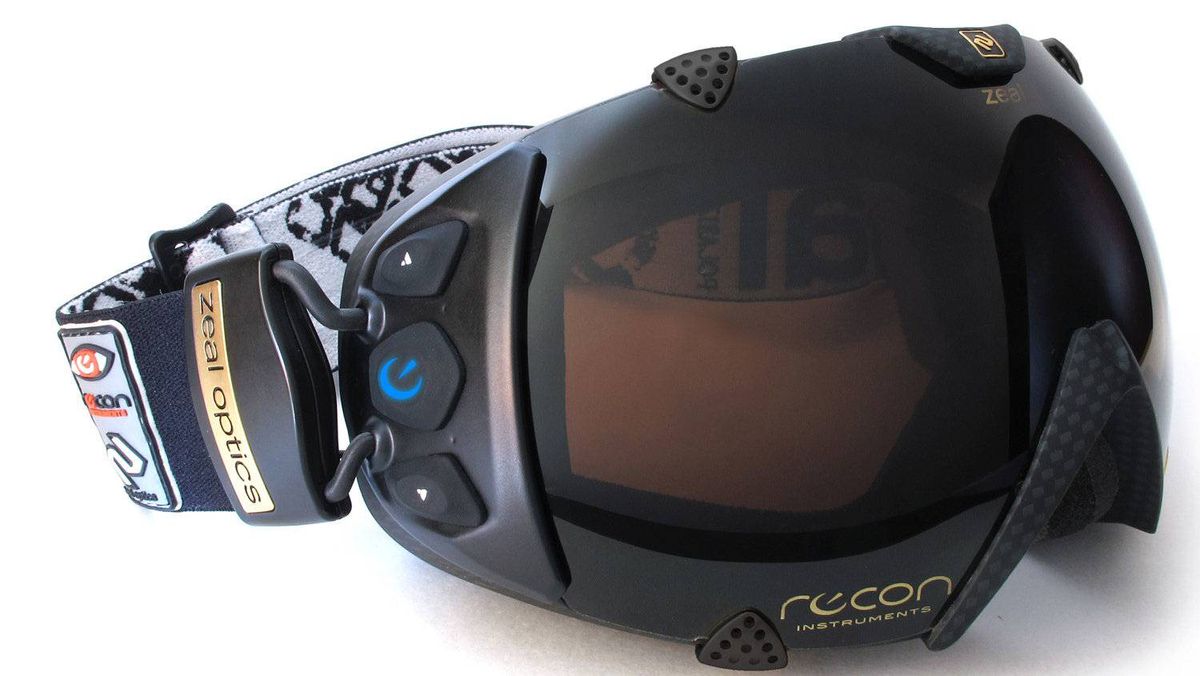 GPS-Enabled Ski Goggles Display Altitude and Speed